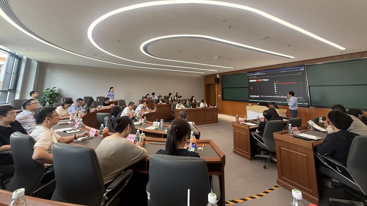 陈石在宁波东方理工大学为江北区上市及拟上市企业沙龙授课